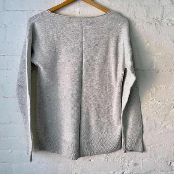 GAP Knit Pullover Sweater Gray Size XS - Picture 4 of 4